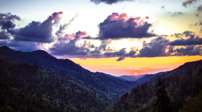 TOP 3 PLACES TO WATCH THE SUNSET IN THE SMOKY MOUNTAINS